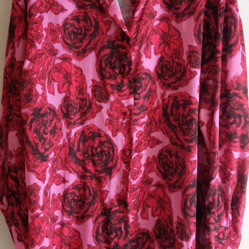 Mix&Match Red Roses shirt like new, one size