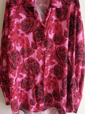 Mix&Match Red Roses shirt like new, one size