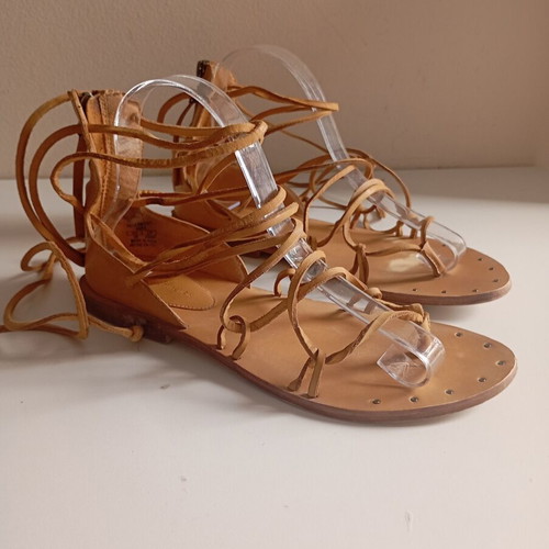 Zara leather women's sandals size 39, beige