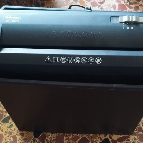 Fellowes P-20 paper shredder new