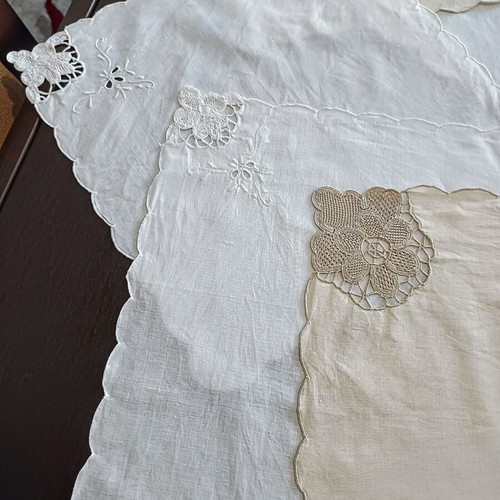 Set of 7 table napkins like new