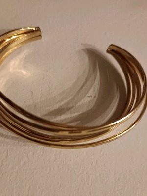Medusa ring and bracelet like new, set