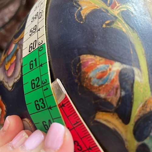 Satsuma vase large, like new, porcelain with colorful designs