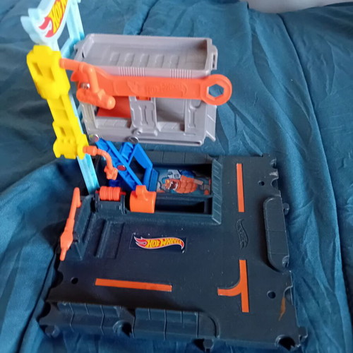 Hotwheels service used