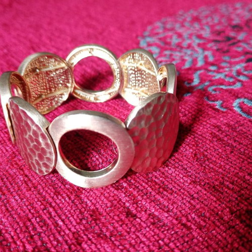 Rose gold hammered circle bracelet used (pink gold)