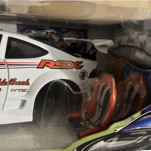 Muscle Machines 1:18 2002 Acura RSX model California Tune It