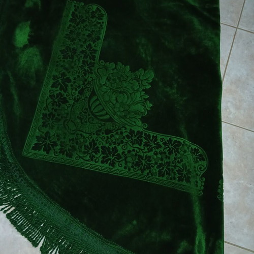 Velvet round tablecloth