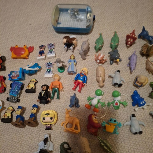 Kinder toy figures