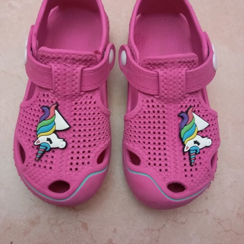 Beach shoes size 27 like new