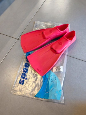 Swim fins size 28-30 like new