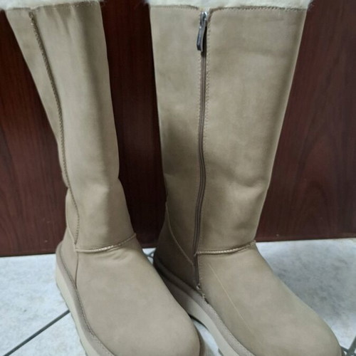 Tamaris boots size 40 like new with warm lining beige