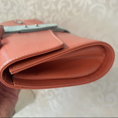Maryholic clutch bag coral like new