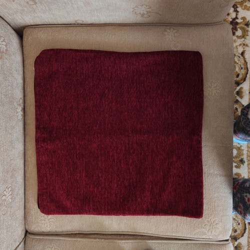 Set of five burgundy pillowcases like new 46×44cm