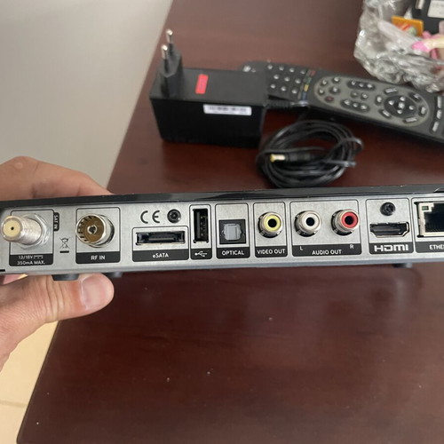 Nova decoder like new with power supply and remote control