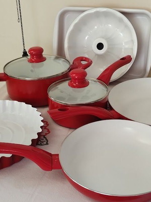 Kaiserhoff red cookware set 9 pieces, new ceramic coating
