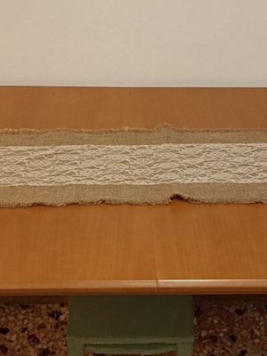 Τραπέζι κουζίνας από μασίφ ξύλο σαν καινούργιο με προέκταση