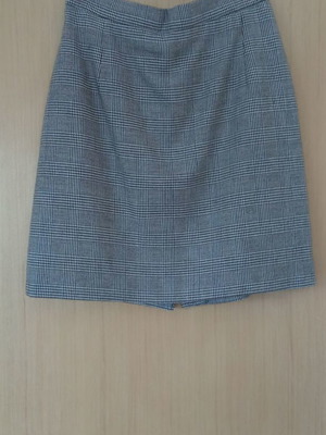 Checked skirt used, black and white, size M
