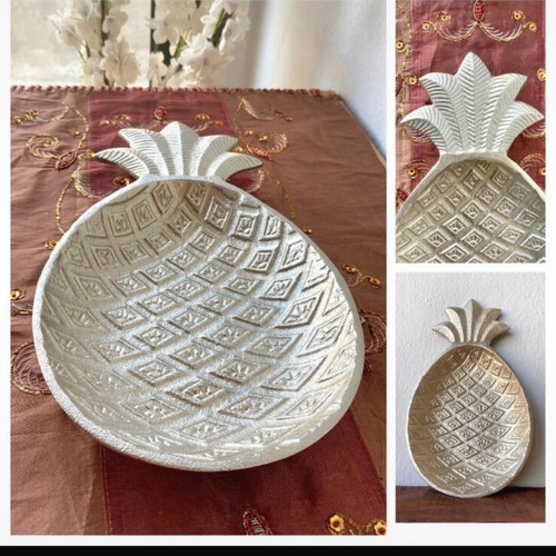 Pineapple-shaped table platters, new, large and small