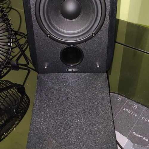 Edifier R1700BT Active Desktop Monitor Speakers like new