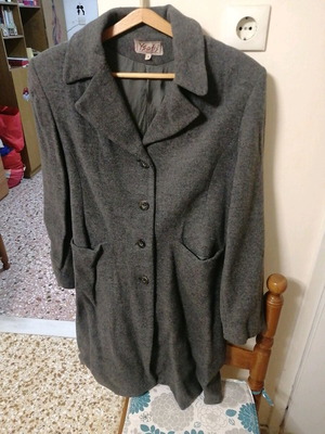 Ysatis women's coat size Large like new, gray, wool