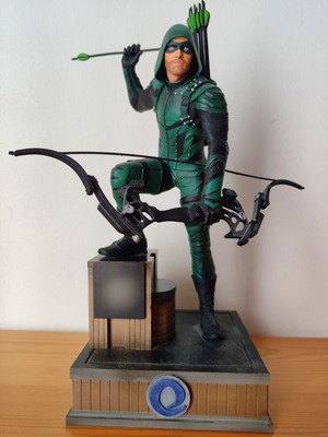 DC Gallery Green Arrow collectible figure new