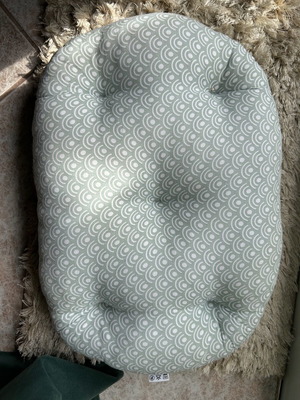 Pet bed for small pets like new
