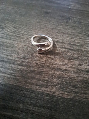 Silver ring new in excellent condition