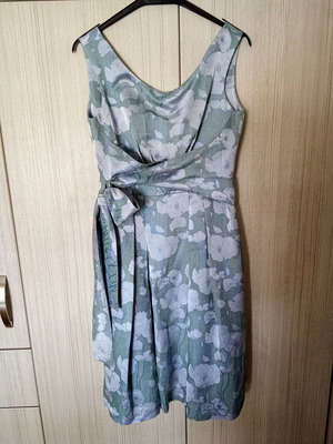 Lola cocktail dress like new, midi green with silver patterns