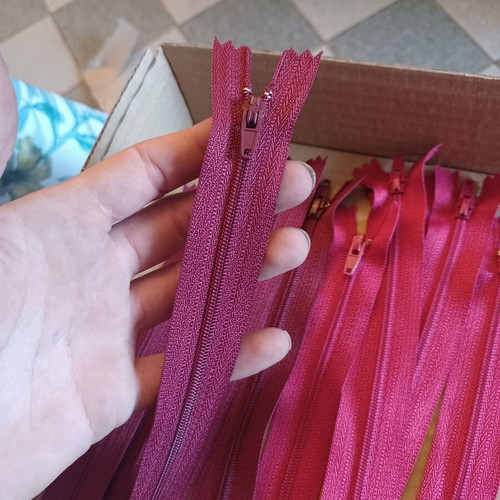 Set of 20 zippers new, assorted colors and lengths