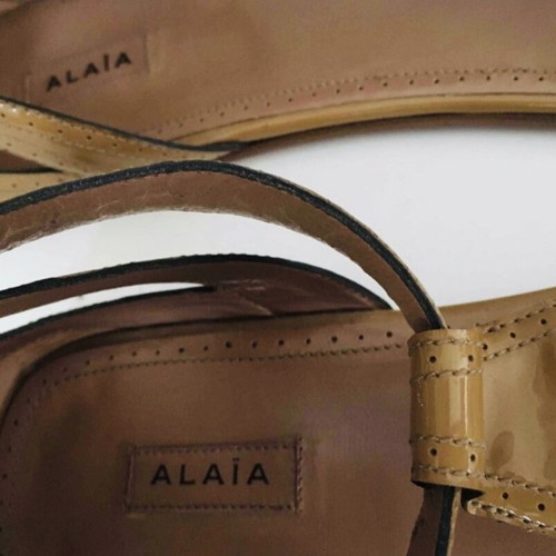 Alaïa leather patent sandals size 40 like new beige