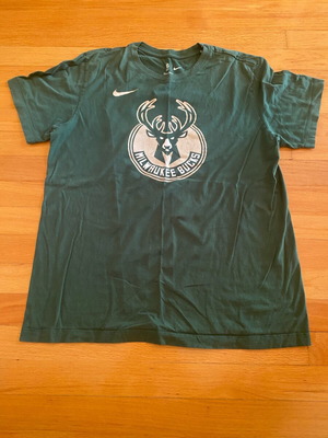 Milwaukee Bucks Nike μπλούζα σαν καινούργιο, πράσινη, μέγεθος M