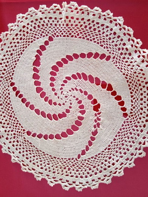 Vintage handmade crochet doily used, beige spiral design 25 cm