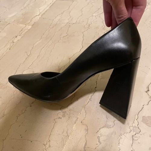 Carrano leather pumps size 40, black