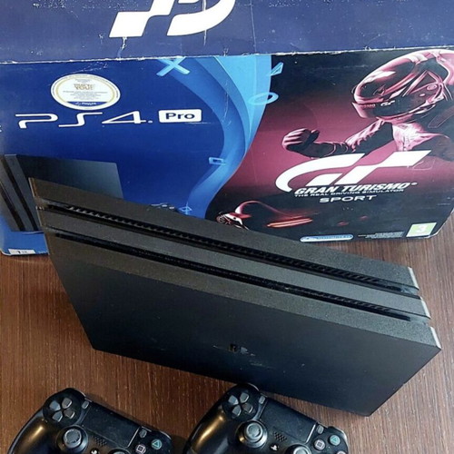 PlayStation 4 Pro like new with 3 new games 1TB