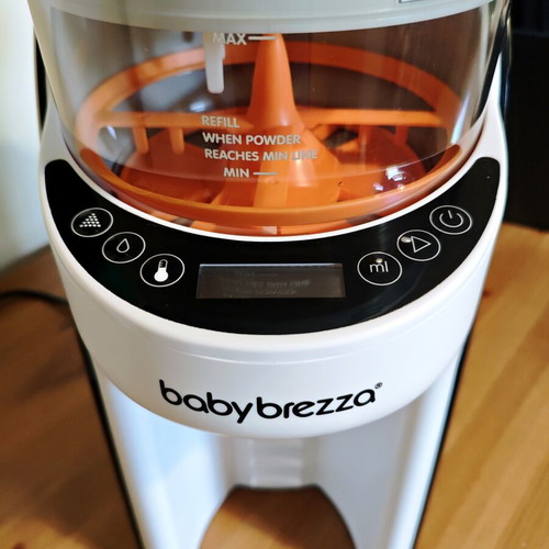 Baby Brezza automatic formula maker like new with box and accessories