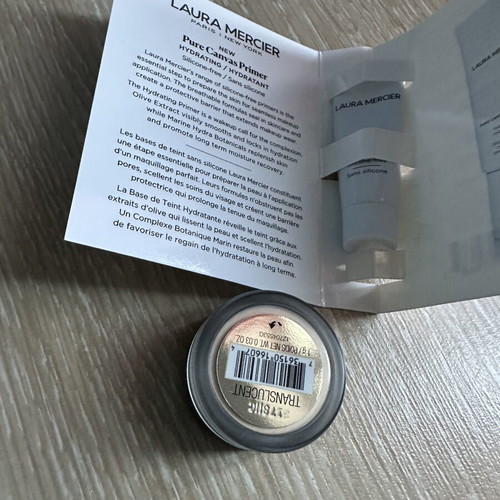 Laura Mercier beauty pouch with translucent powder and hydrating primer new