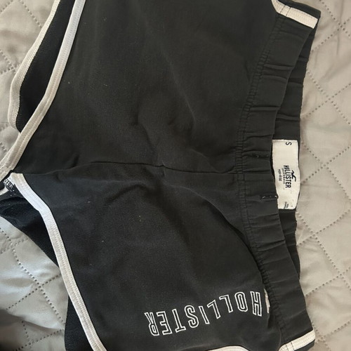 Hollister black cotton shorts size S