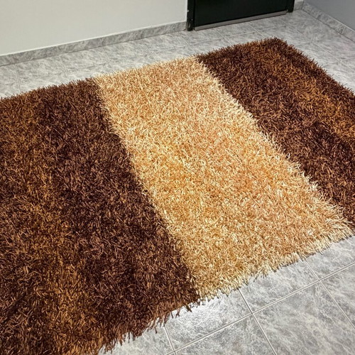 Rug 240cm x 160cm like new