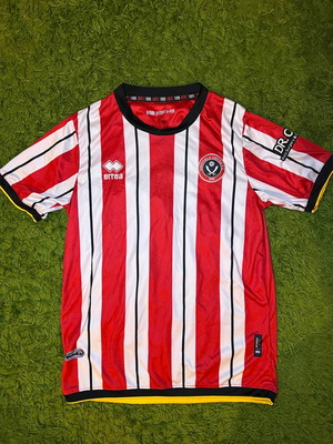 Sheffield United jersey like new, size small