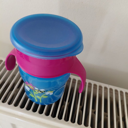 Educational cup like new, minimally used