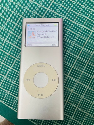 Apple iPod Nano 2ης γενιάς 2GB μεταχειρισμένο, ασημί
