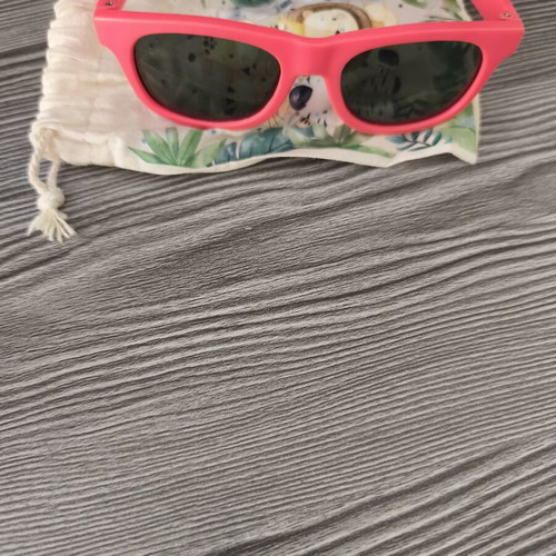 Unbreakable kids sunglasses like new, age 3-4, pink