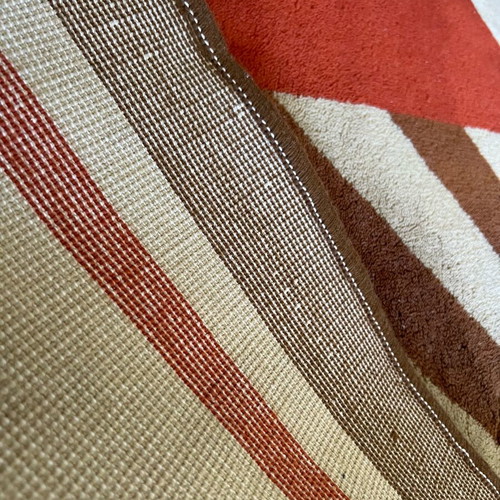 Living room rug used 1.90 x 1.50 m with geometric design