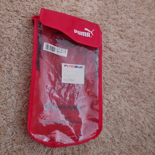 Puma shin guard case like new