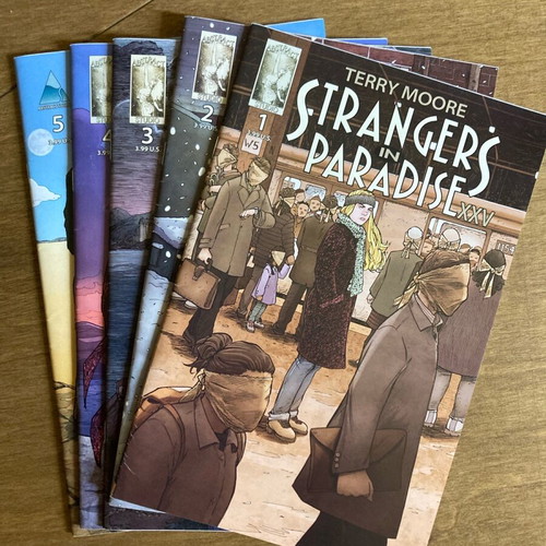 Strangers In Paradise XXV 5 issues like new, English, black and white