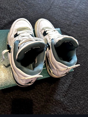 Air Jordan 4 Retro GS "Oxidized Green" sneakers, size 39