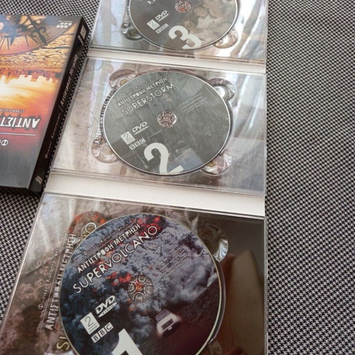 Countdown Supervolcano DVD like new, complete 3 DVD set