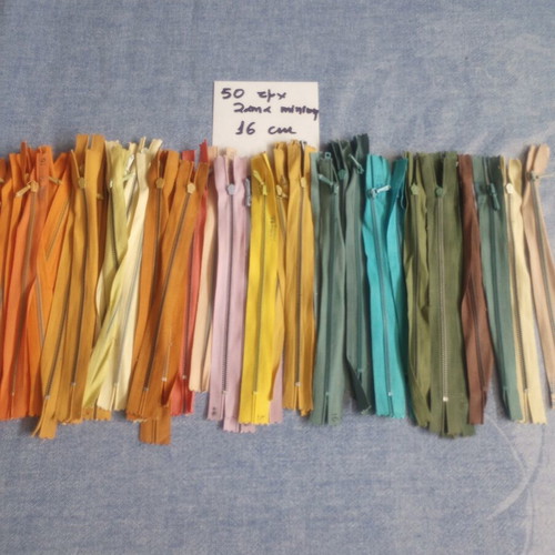 Lot of 50 ZAMA Minion metal zippers, 16 cm