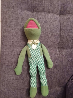 Kermit doll authentic used with pendant