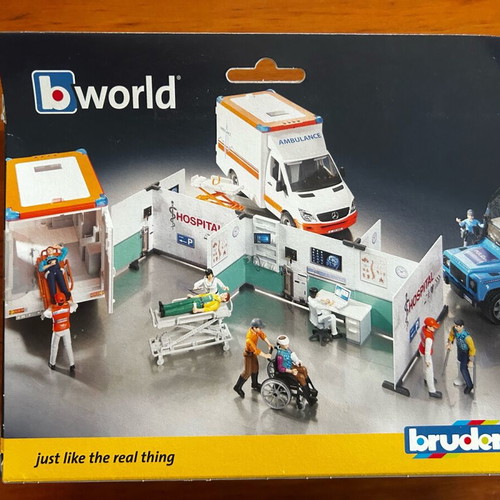 Bruder 62711 Hospital Set with Patient and Doctor new
